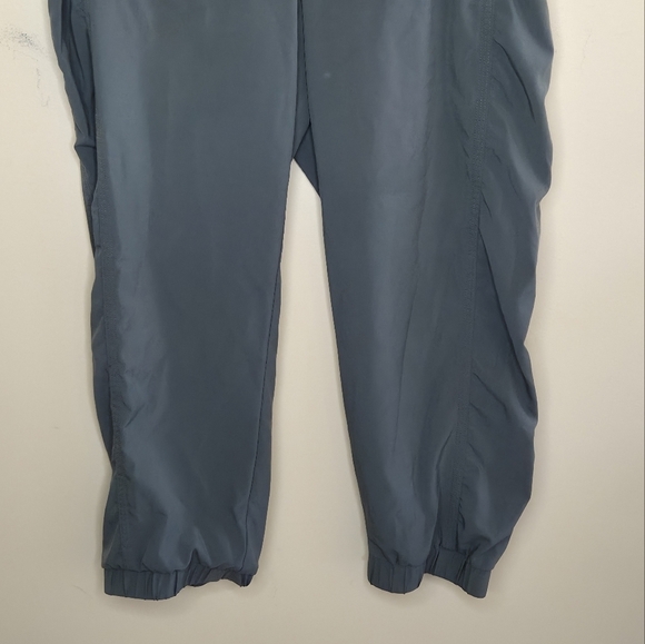 Athleta | Olive Green La Viva Capris Size 8 Pull On Drawstring Waist - Picture 5 of 8